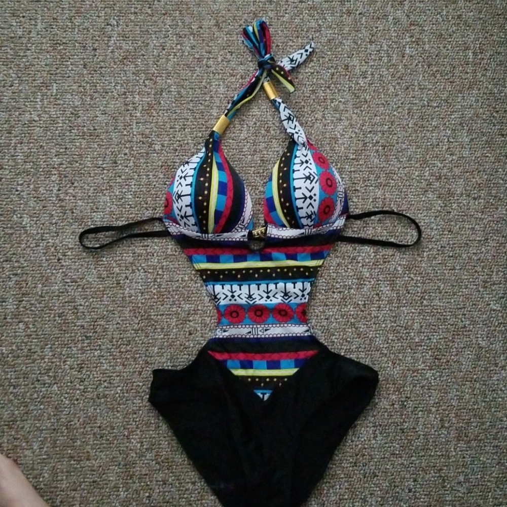 One piece baithingsuit